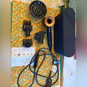 Dyson Supersonic Hair Dryer - Works Perfectly w/ Attachments